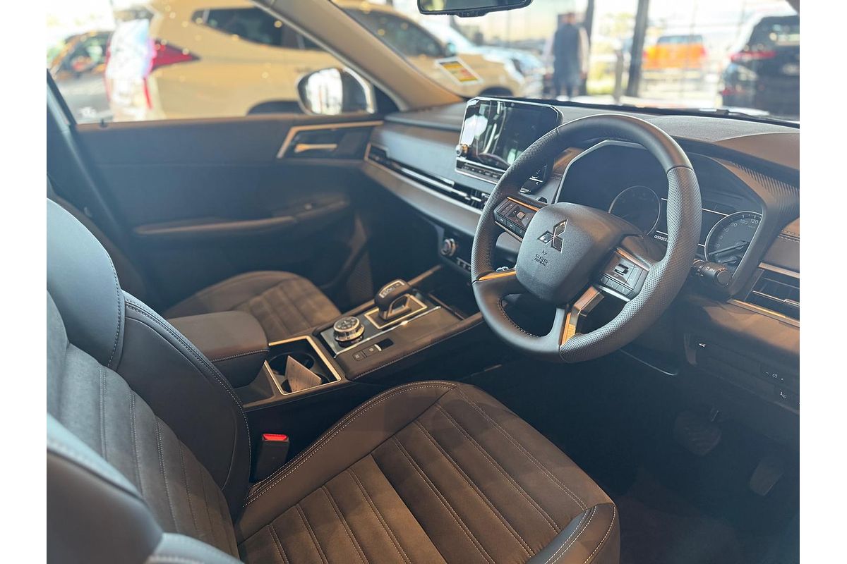 2025 Mitsubishi Outlander Aspire ZM
