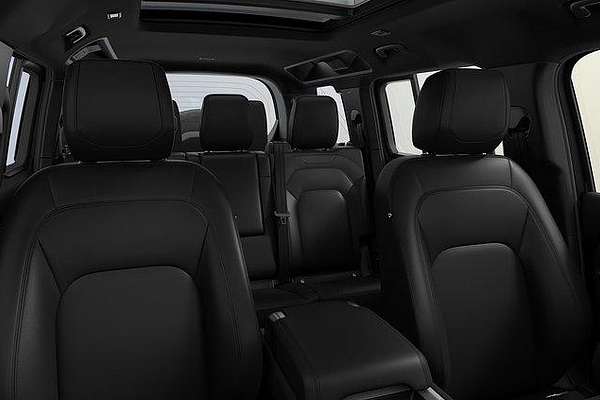 2025 Land Rover Defender 110 P400 X-Dynamic SE L663