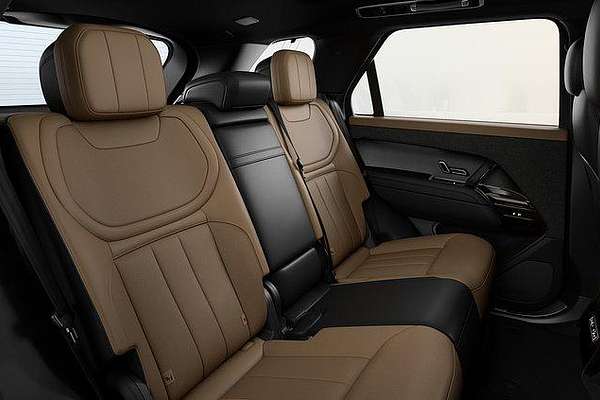 2025 Land Rover Range Rover Sport D250 Dynamic SE L461