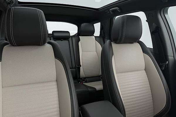 2025 Land Rover Discovery Sport P250 Dynamic HSE L550