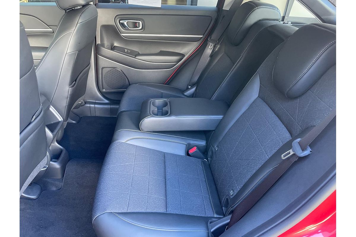 2025 Honda HR-V e:HEV X