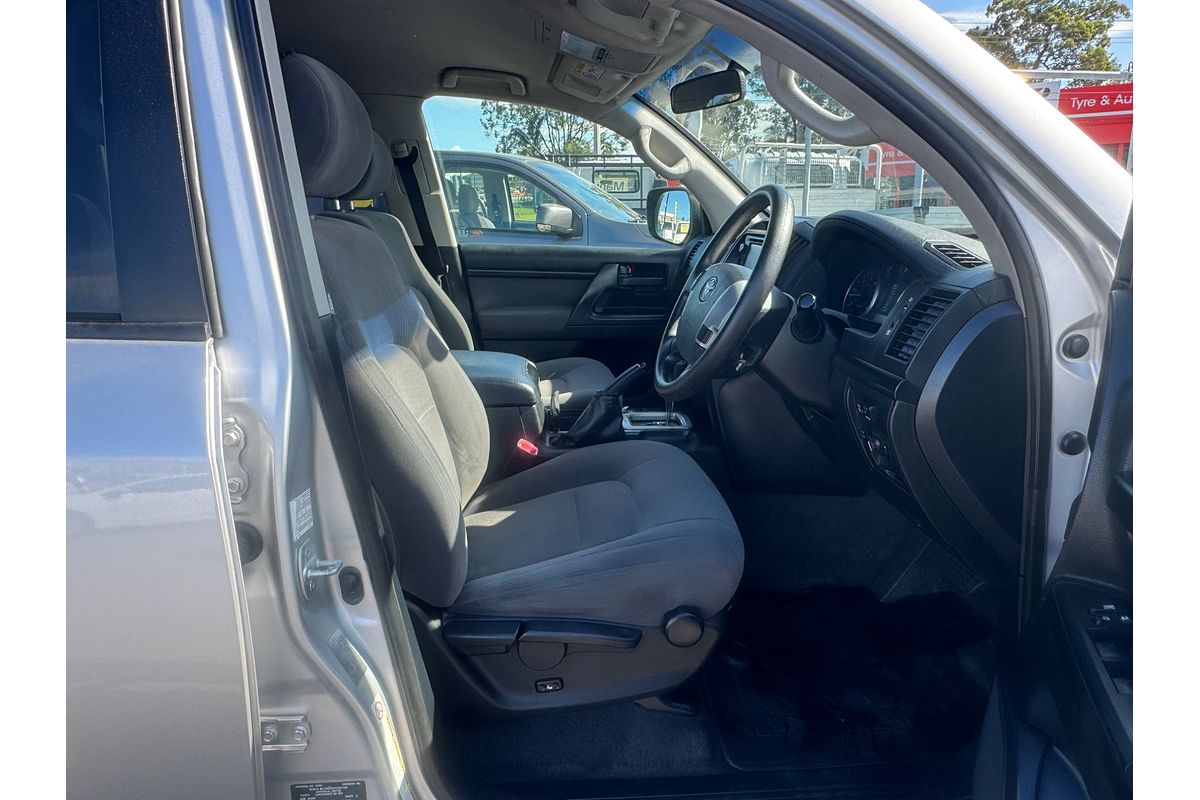2014 Toyota Landcruiser GXL VDJ200R