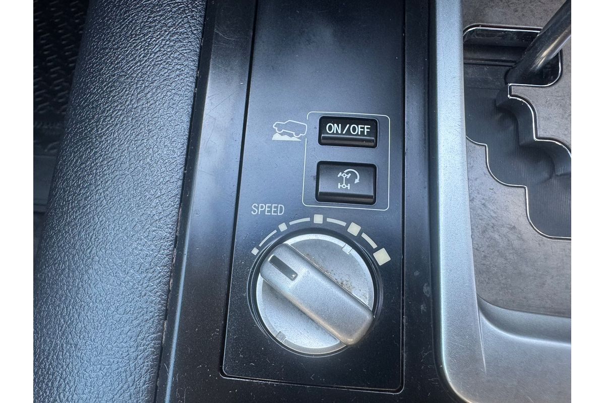 2014 Toyota Landcruiser GXL VDJ200R