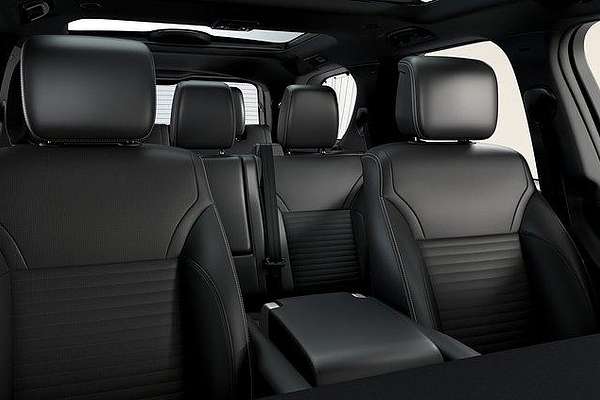 2024 Land Rover Discovery D350 Dynamic SE Series 5