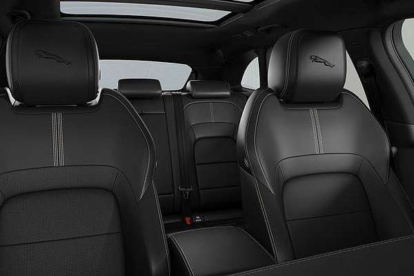 2024 Jaguar F-PACE P250 R-Dynamic SE X761