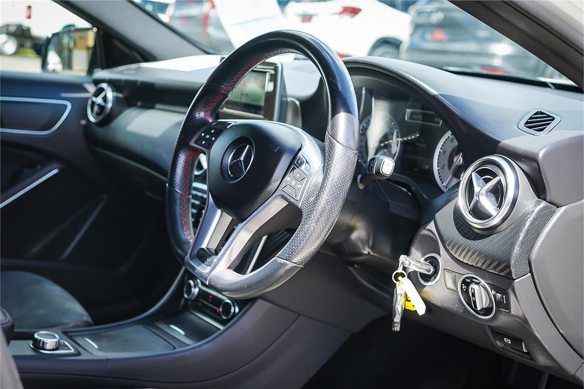 2014 Mercedes-Benz A-Class A200 W176