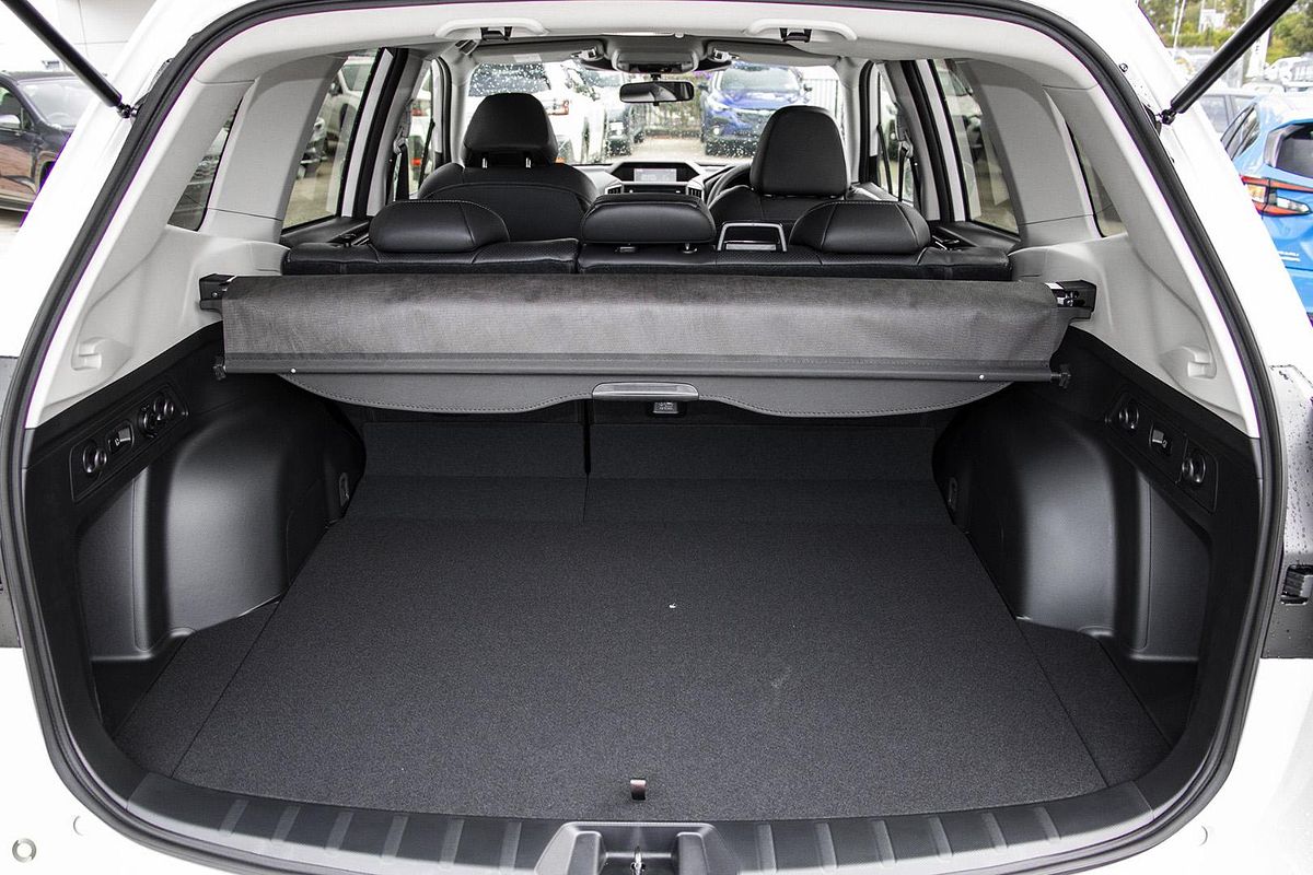 2025 Subaru Forester 2.5i Luxury Special Edition S5