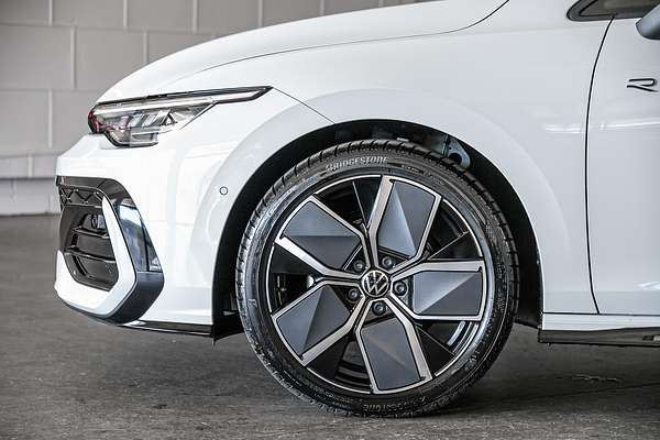 2025 Volkswagen Golf 110TSI R-Line 8.5