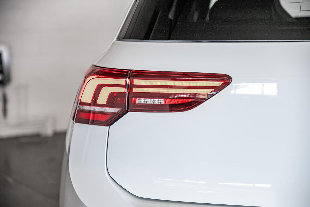 2025 Volkswagen Golf 110TSI R-Line 8.5
