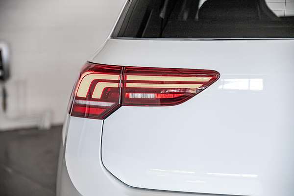 2025 Volkswagen Golf 110TSI R-Line 8.5