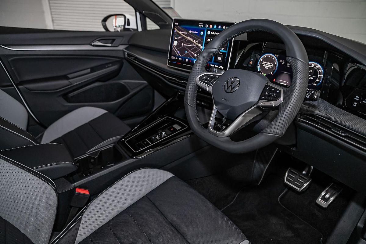 2025 Volkswagen Golf 110TSI R-Line 8.5