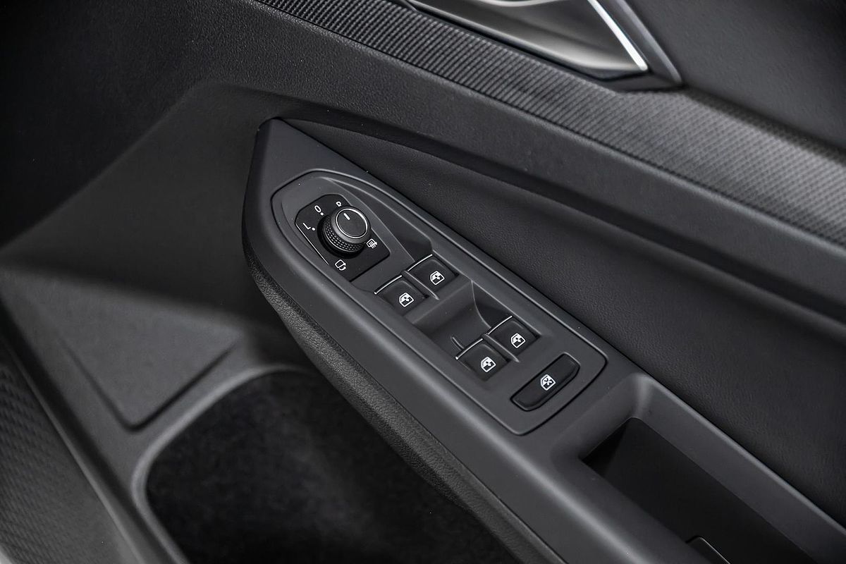 2025 Volkswagen Golf 110TSI R-Line 8.5