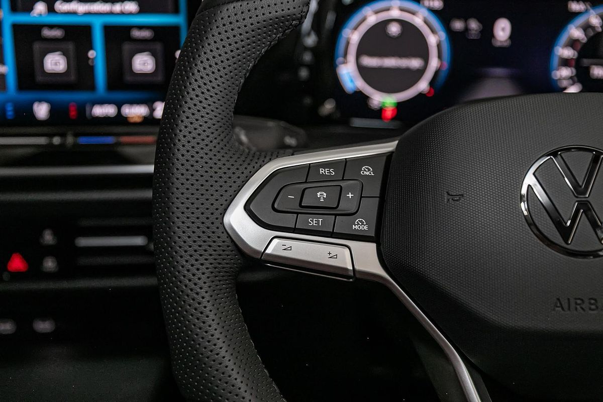2025 Volkswagen Golf 110TSI R-Line 8.5