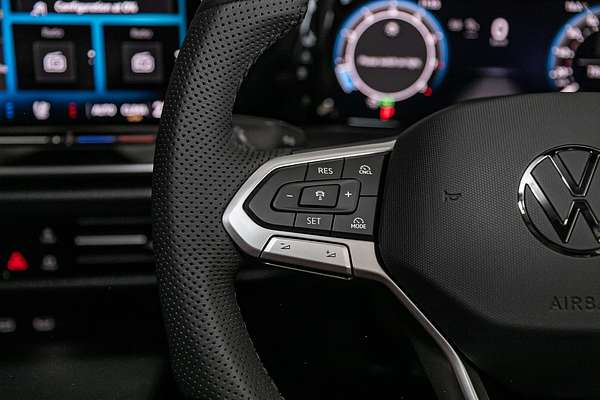 2025 Volkswagen Golf 110TSI R-Line 8.5
