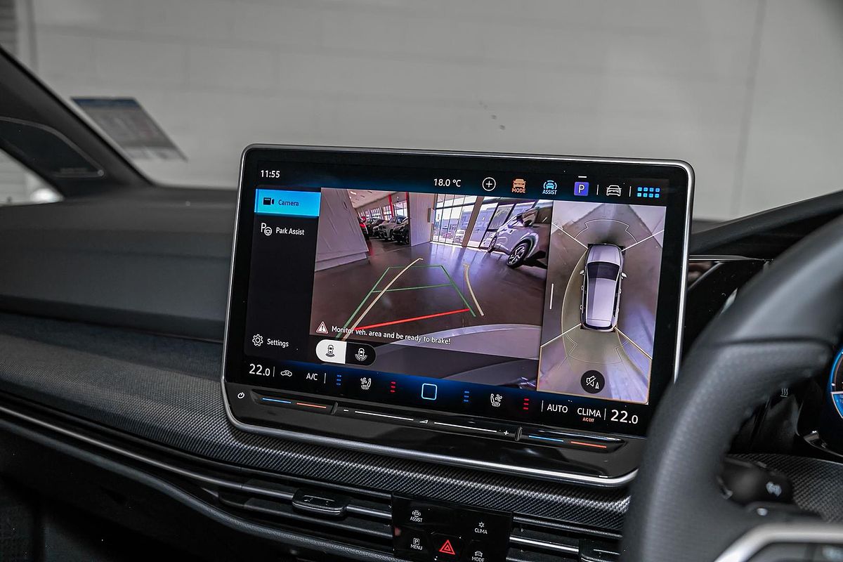2025 Volkswagen Golf 110TSI R-Line 8.5