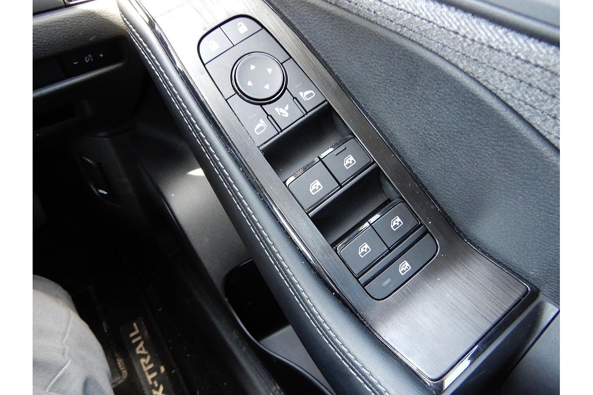2024 Nissan X-TRAIL ST T33