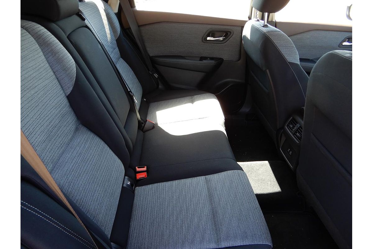 2024 Nissan X-TRAIL ST T33