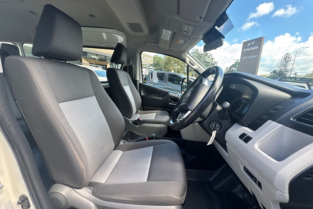 2020 Toyota Hiace Commuter GDH322R