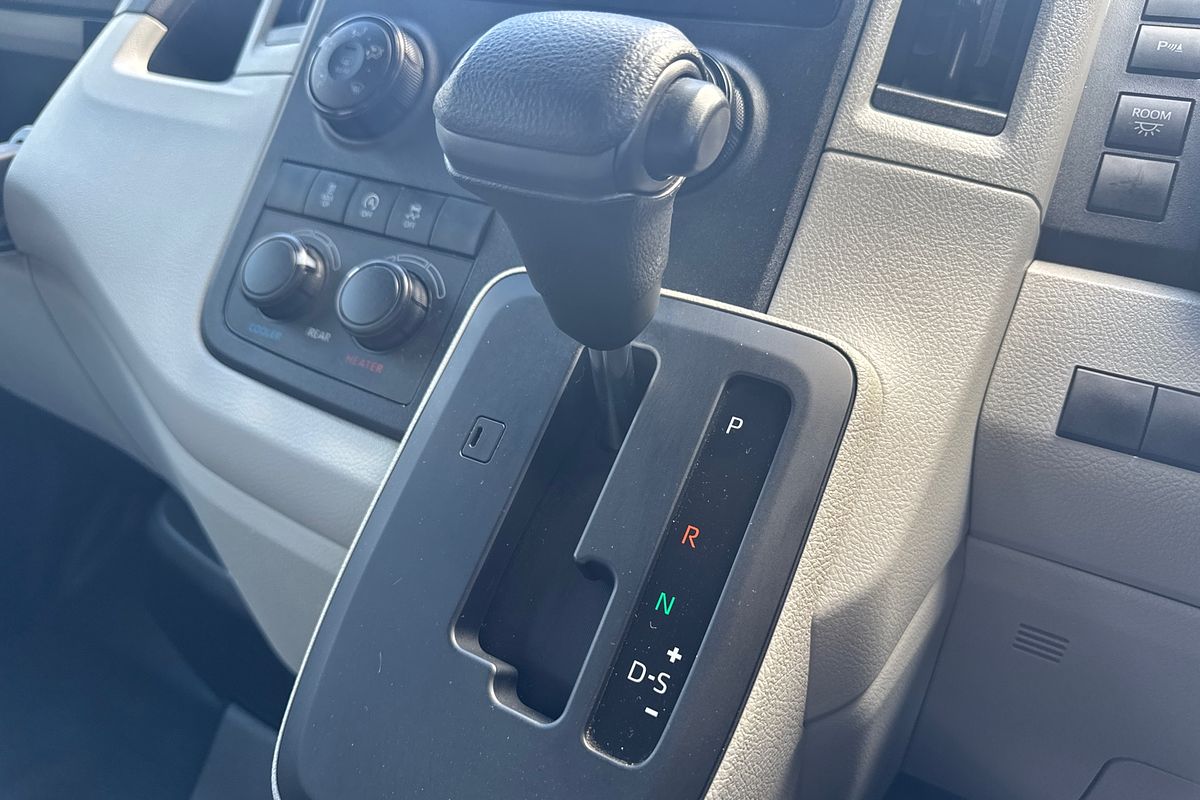 2020 Toyota Hiace Commuter GDH322R