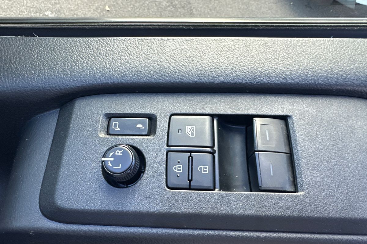 2020 Toyota Hiace Commuter GDH322R