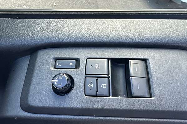 2020 Toyota Hiace Commuter GDH322R
