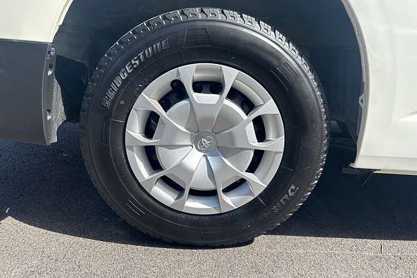 2020 Toyota Hiace Commuter GDH322R