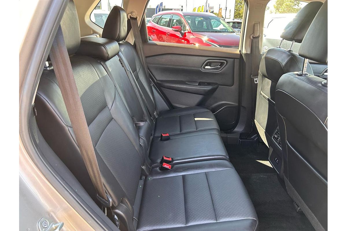 2024 Nissan X-TRAIL ST-L T33