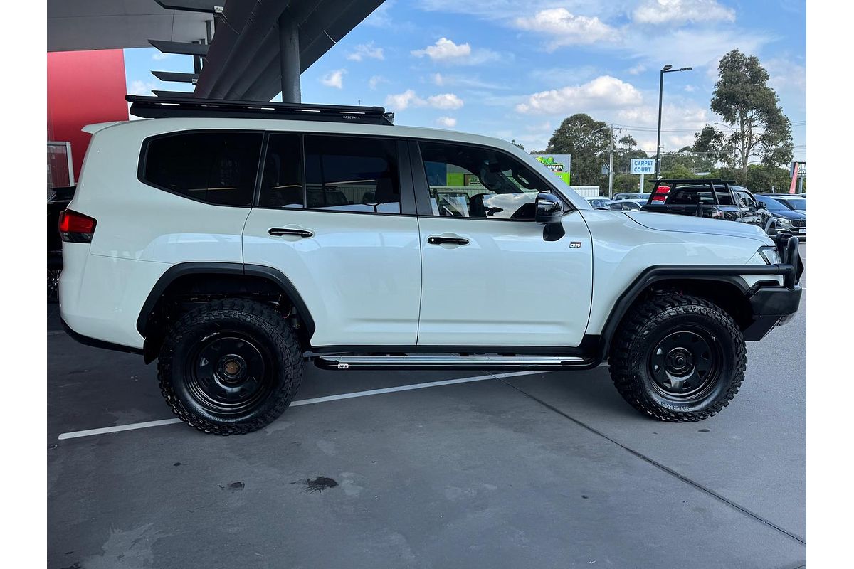 2021 Toyota Landcruiser GR Sport FJA300R