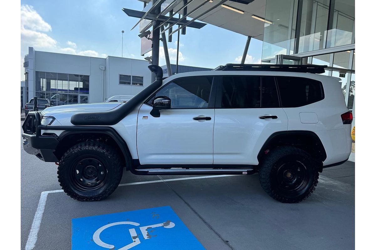 2021 Toyota Landcruiser GR Sport FJA300R