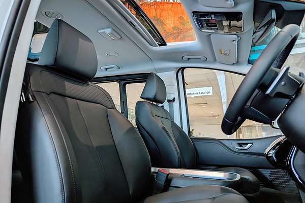 2024 Hyundai STARIA Highlander US4.V3