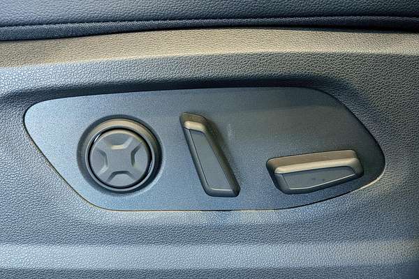 2024 Hyundai STARIA Highlander US4.V3