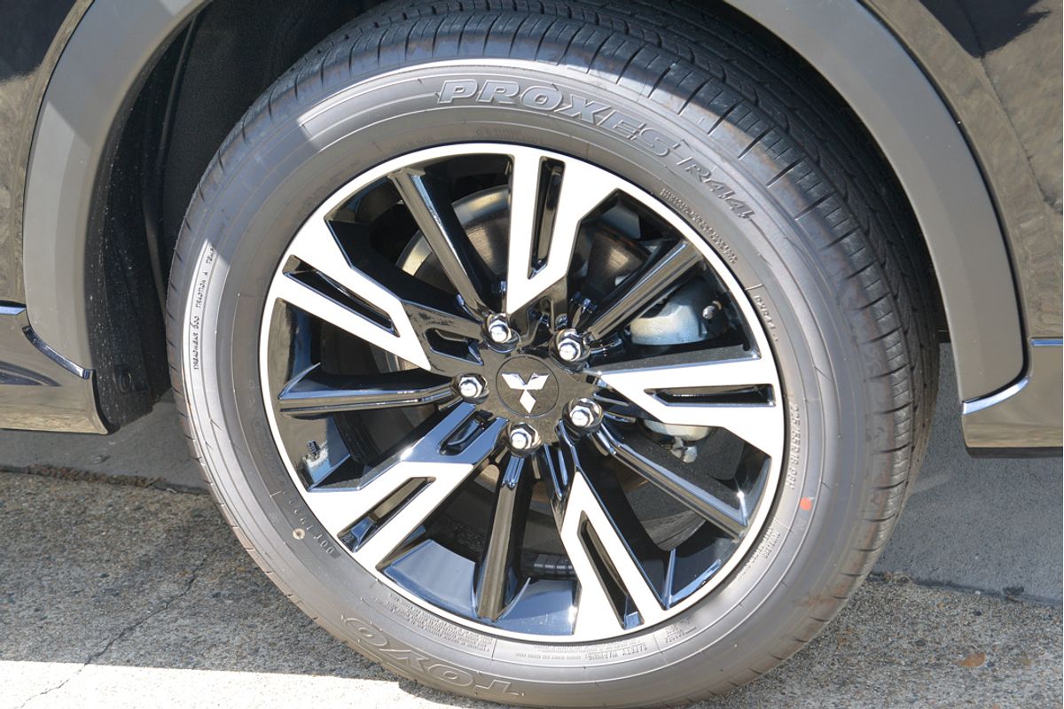 2024 Mitsubishi Eclipse Cross Exceed YB