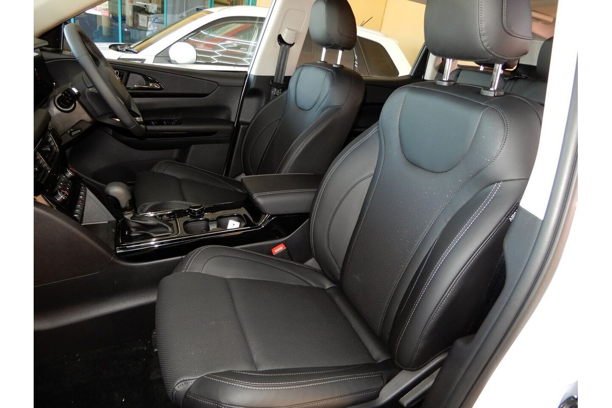 2025 Mahindra XUV700 AX7L MY25