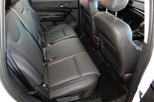 2025 Mahindra XUV700 AX7L MY25