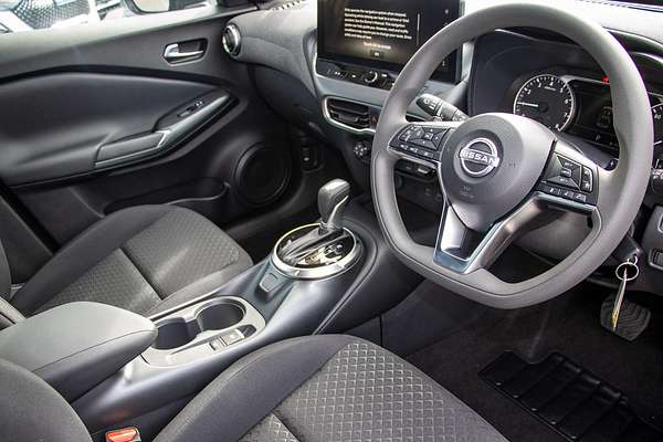 2024 Nissan JUKE ST F16