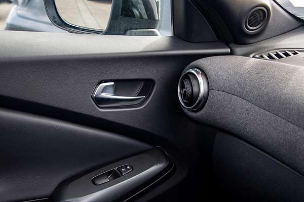 2024 Nissan JUKE ST F16