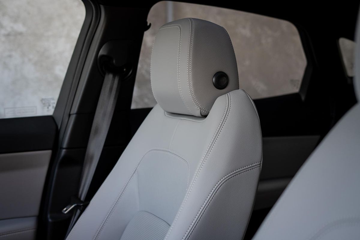 2024 Jaguar E-PACE P250 R-Dynamic SE X540