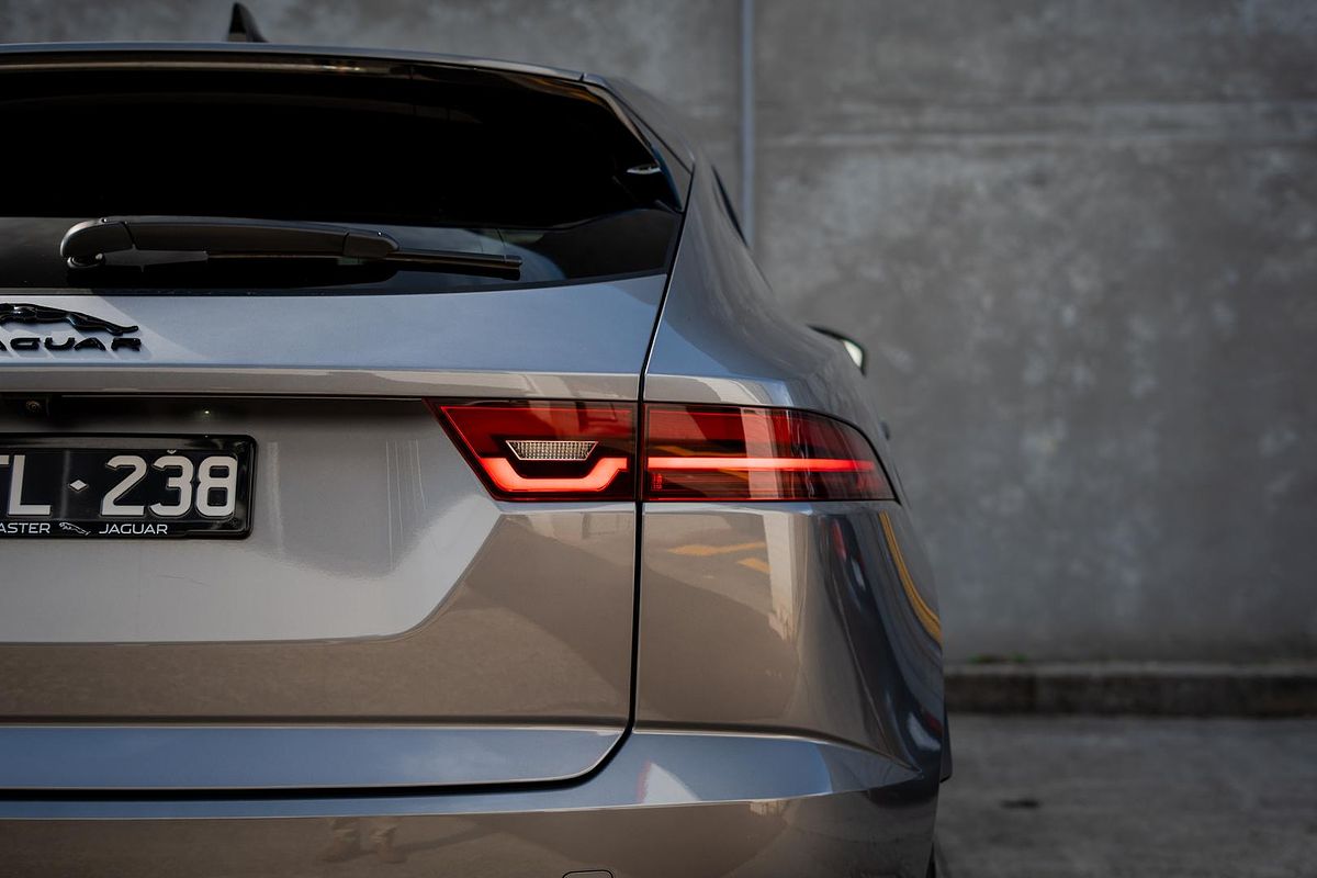 2024 Jaguar E-PACE P250 R-Dynamic SE X540
