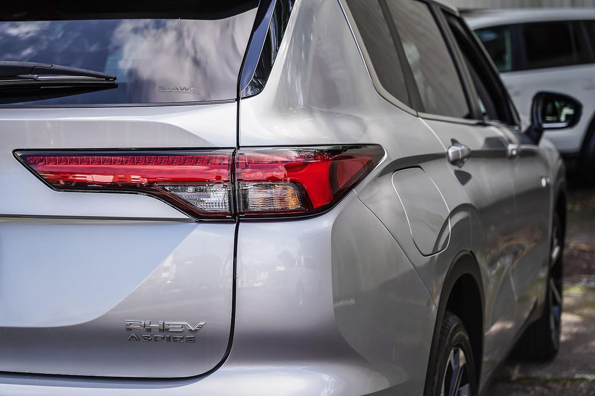 2024 Mitsubishi Outlander PHEV Aspire ZM