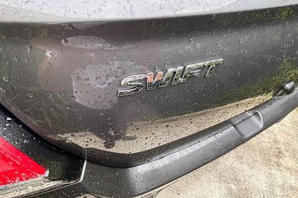 2024 Suzuki Swift Hybrid UZ