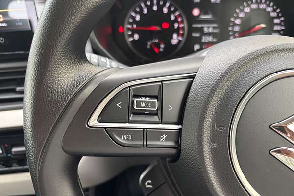 2024 Suzuki Swift Hybrid UZ