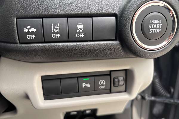 2024 Suzuki Swift Hybrid UZ