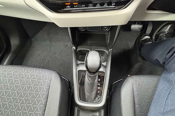 2024 Suzuki Swift Hybrid UZ