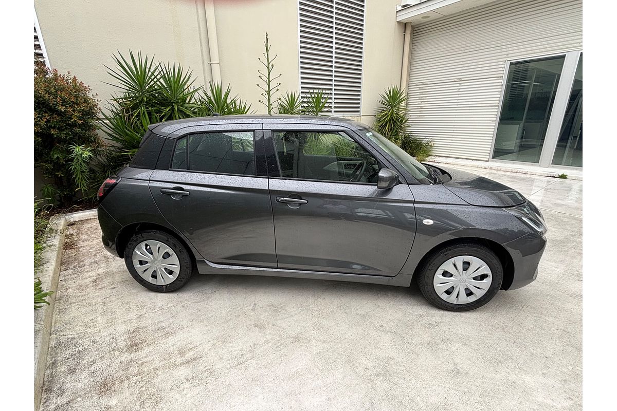 2024 Suzuki Swift Hybrid UZ