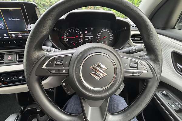 2024 Suzuki Swift Hybrid UZ