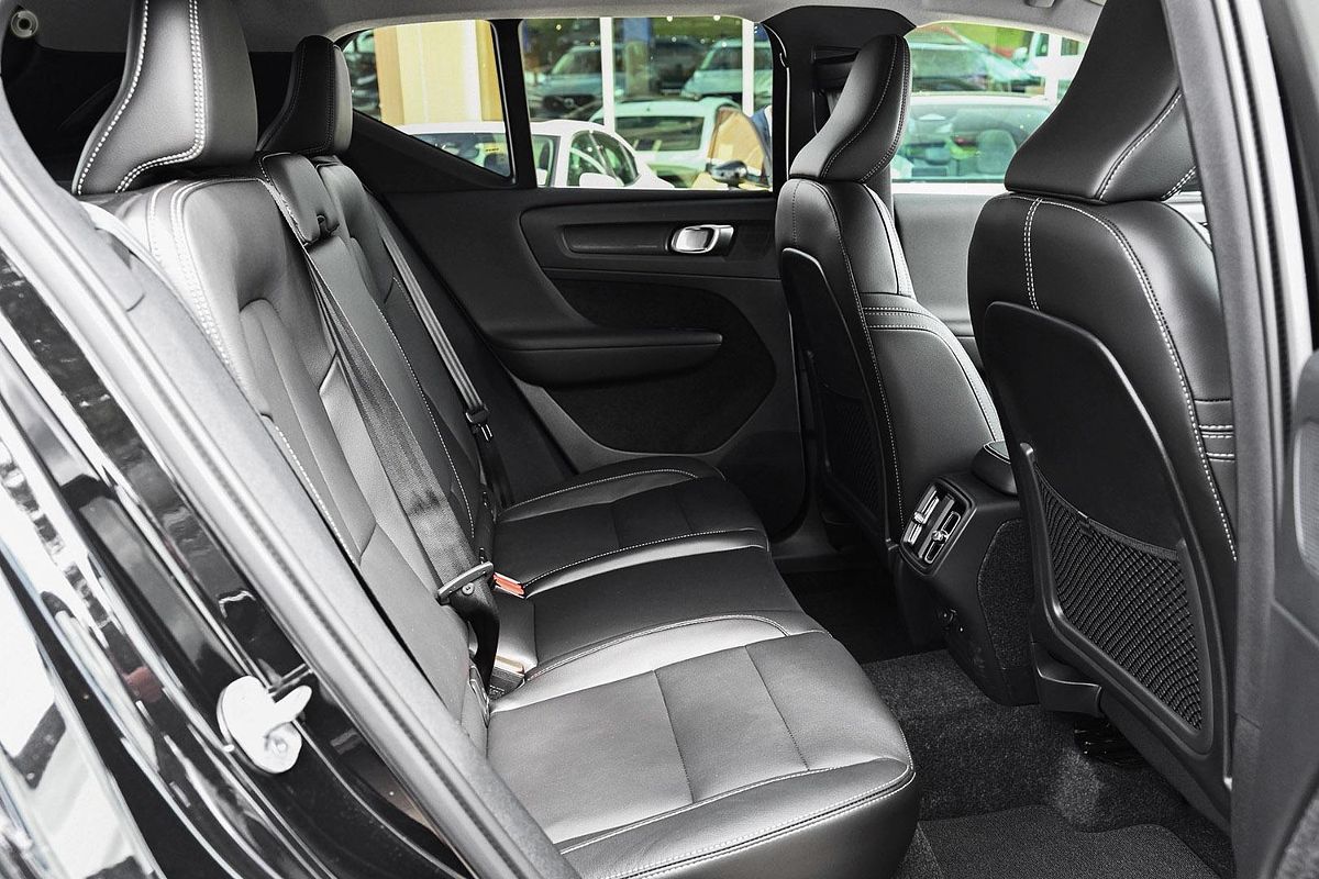 2024 Volvo XC40 Ultra B4 Bright