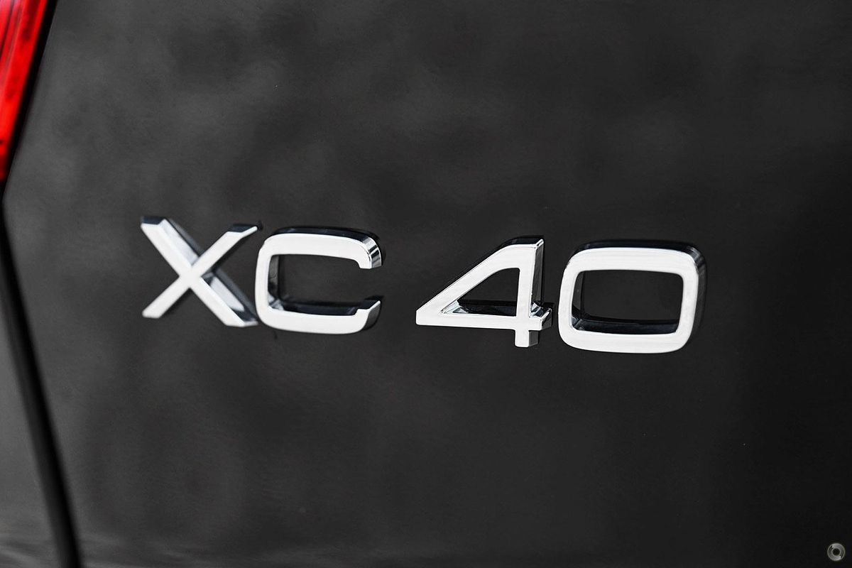 2024 Volvo XC40 Ultra B4 Bright