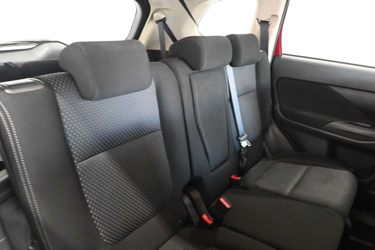 2017 Mitsubishi Outlander LS Safety Pack ZK