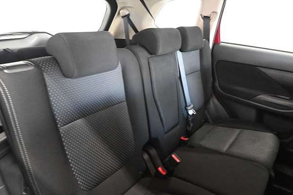 2017 Mitsubishi Outlander LS Safety Pack ZK