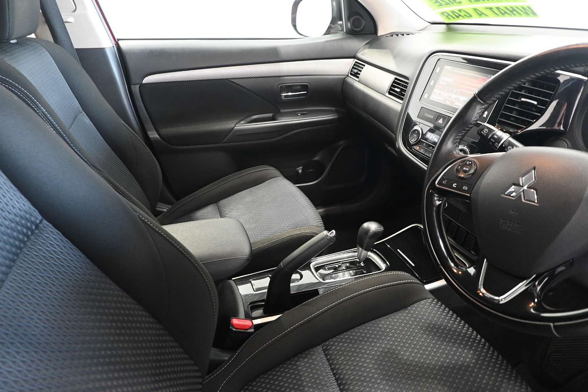 2017 Mitsubishi Outlander LS Safety Pack ZK